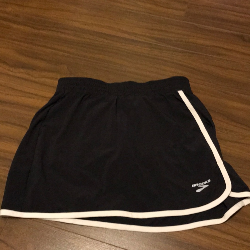 (3/$20) Brooks athletic skirt with shorts lining